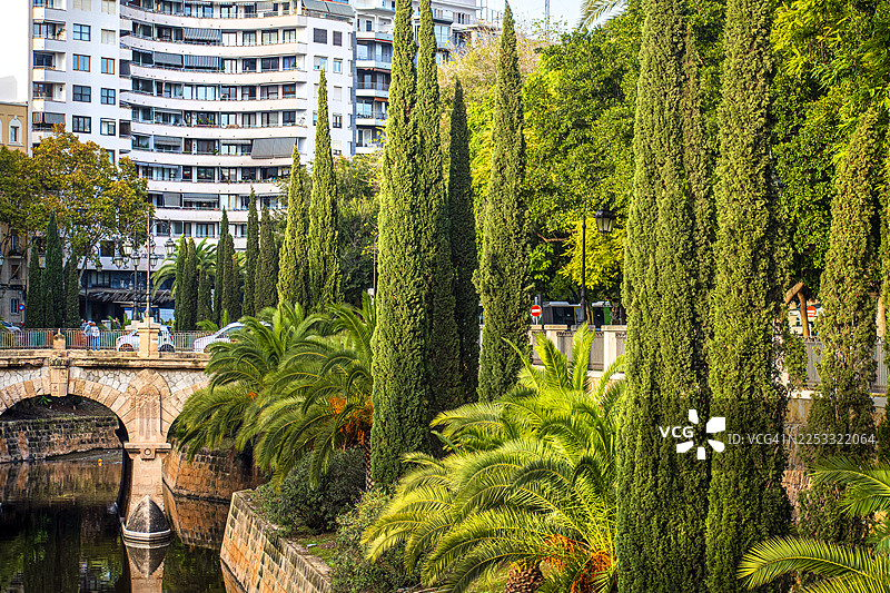 圣卡塔利娜门桥和萨里耶拉溪。西班牙马略卡帕尔马。图片素材