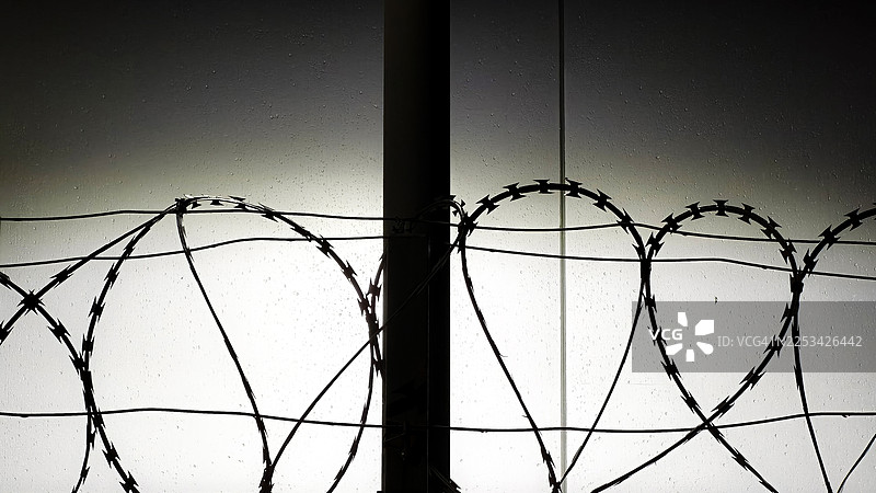 铁丝网围栏图片素材