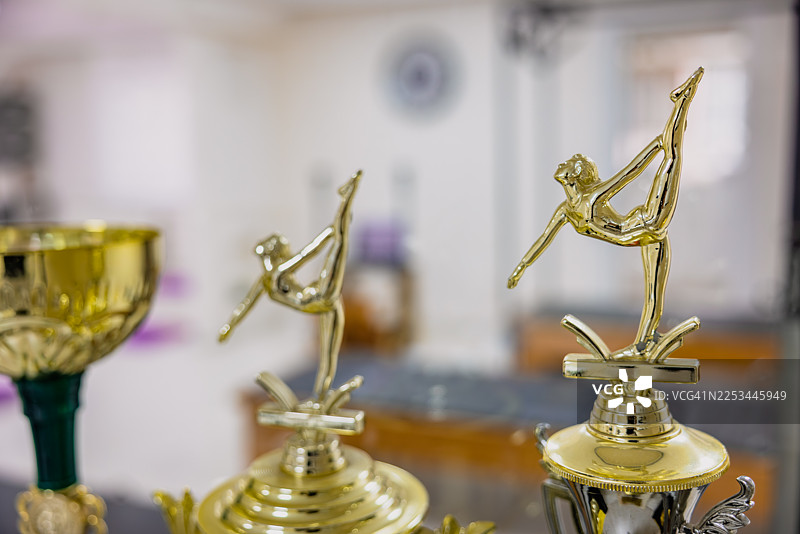 体操胜利：闪耀的奖杯图片素材