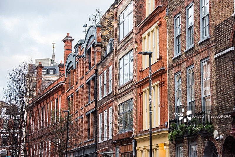 现代办公楼的多层窗户外观图片素材