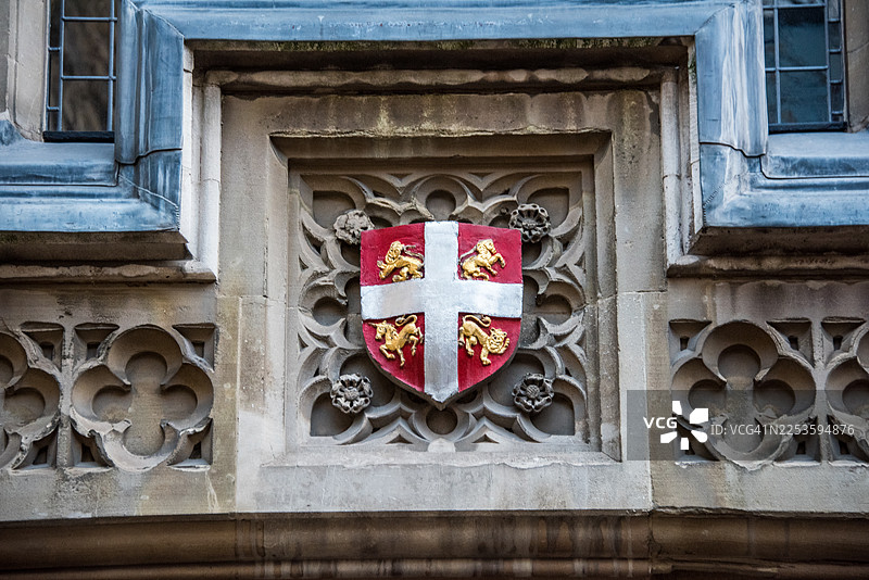 石龛中的华丽纹章盾牌，饰有狮子图片素材