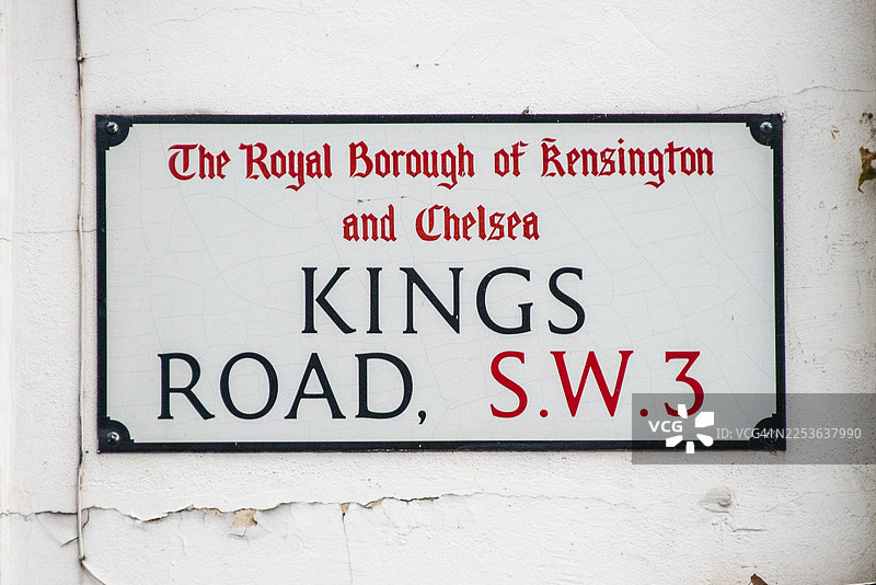 切尔西区国王大道复古路牌，位于灰泥墙上图片素材