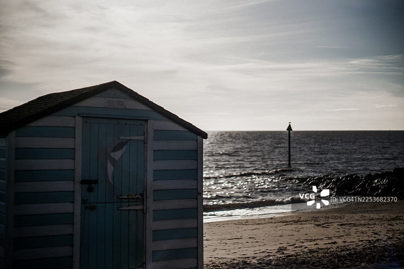 菲利克斯托海滨的沙滩小屋图片素材
