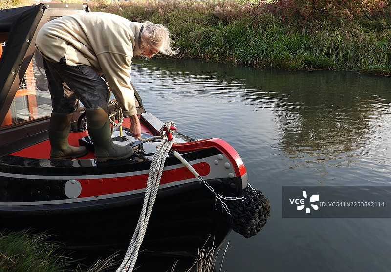 在福克斯顿附近的格兰德联合运河上乘船游览图片素材