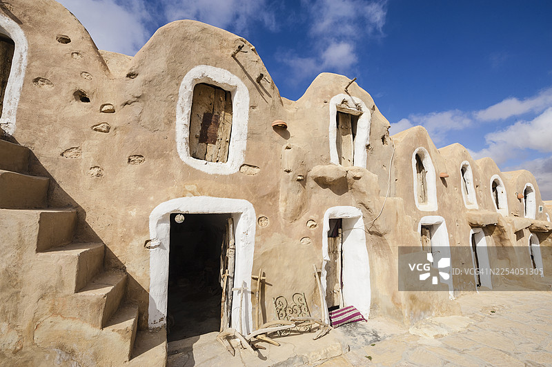 突尼斯哈达达城堡的传统柏柏尔粮仓图片素材