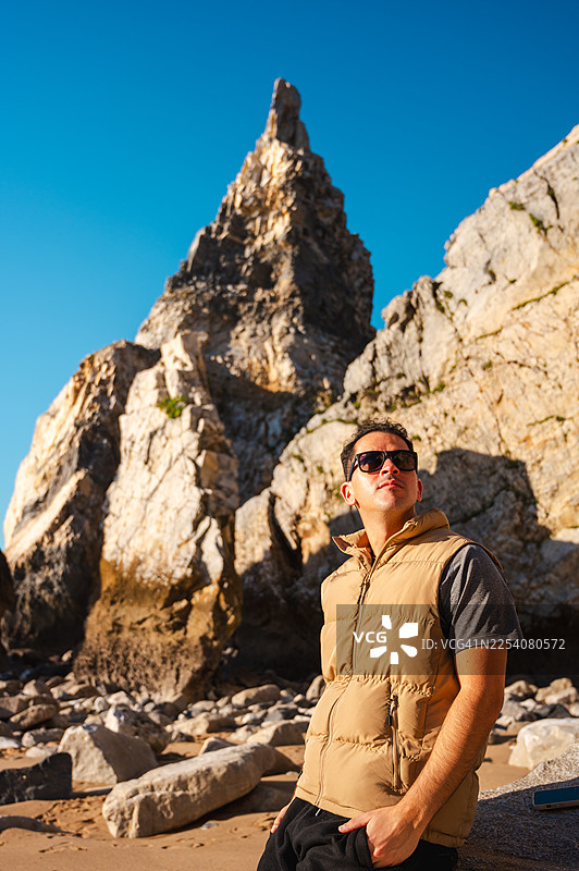 乌尔萨海滩的男人图片素材