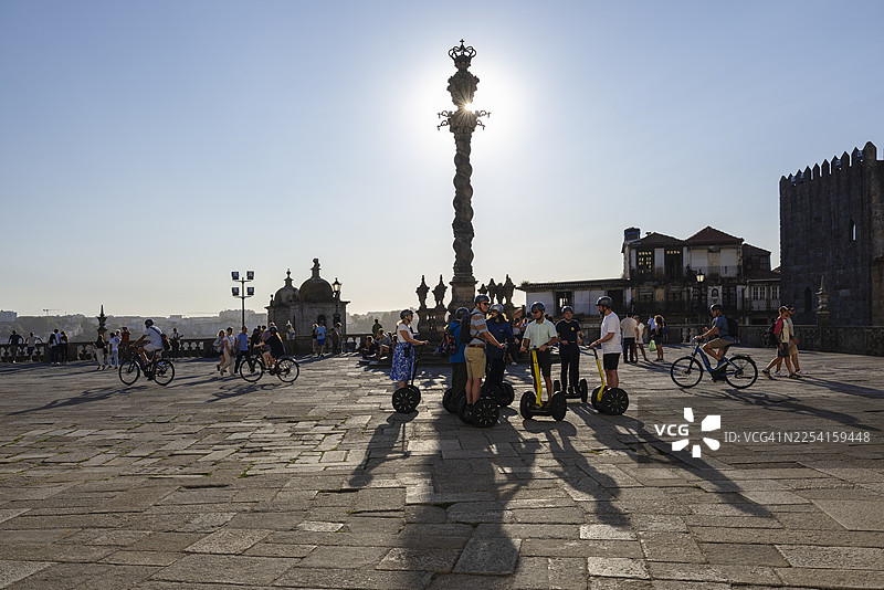 葡萄牙波尔图大教堂广场和刑架图片素材