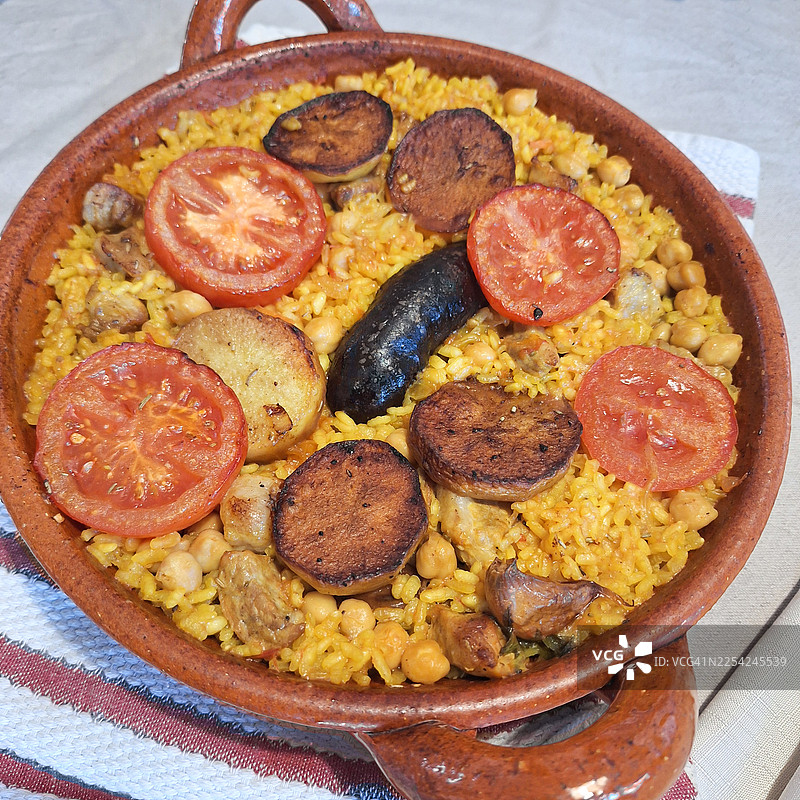 西班牙瓦伦西亚传统烤箱焗饭“Arroz al Horno”图片素材