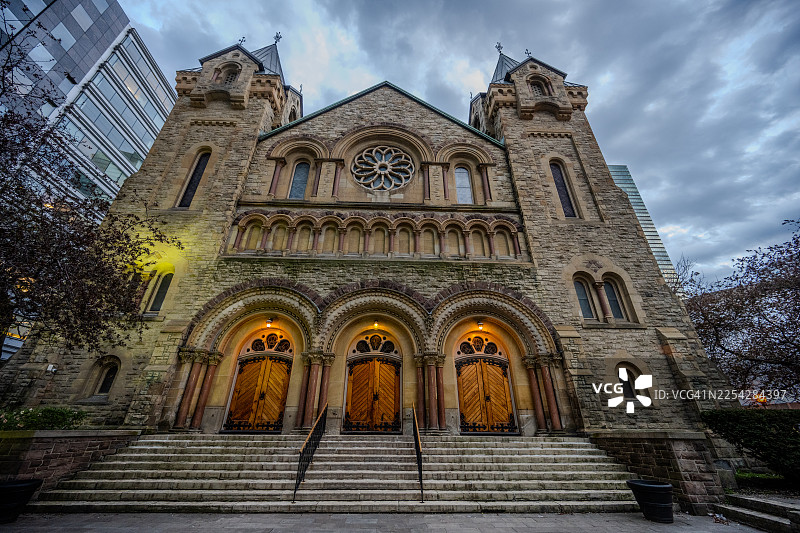 多伦多市中心圣安德鲁教堂的罗马复兴风格外观图片素材