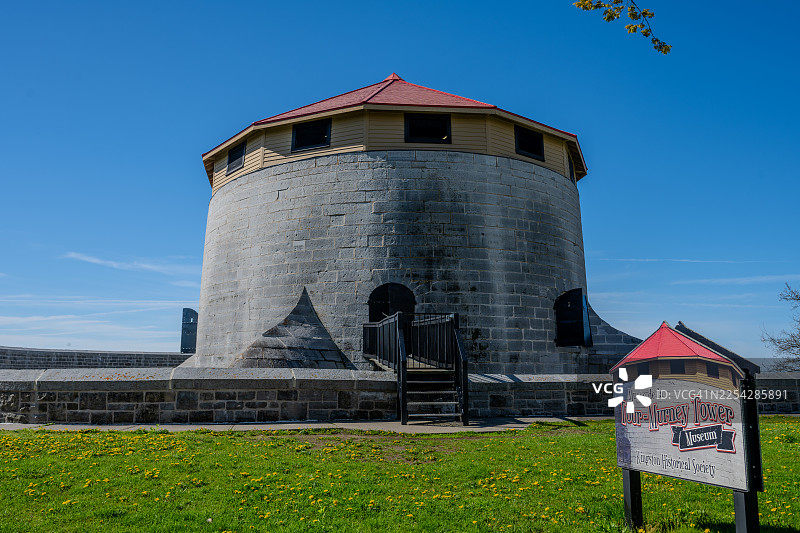 蓝天下的斯通默尼塔博物馆图片素材