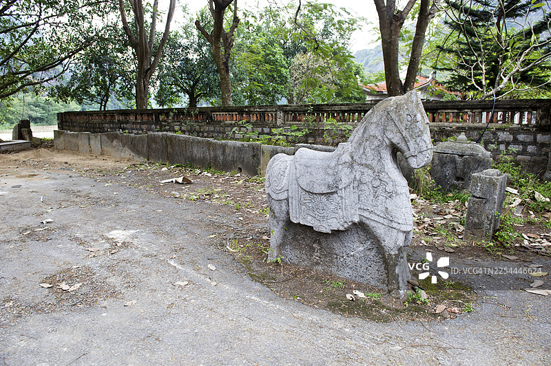 泰国寺庙的马雕像，位于宁平省三谷图片素材