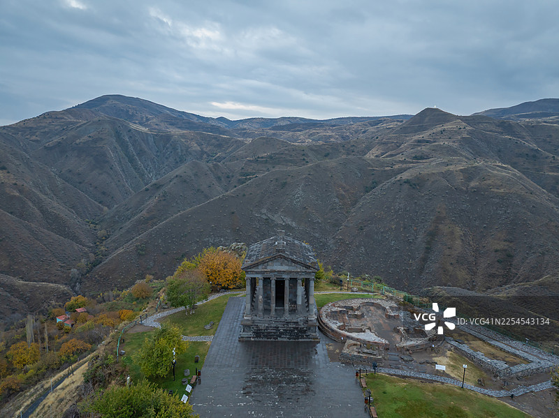 古希腊罗马式的加尔尼神庙雄伟地坐落于亚美尼亚加尔尼一处壮观的峡谷之上，是前基督教时期历史的珍贵见证。图片素材