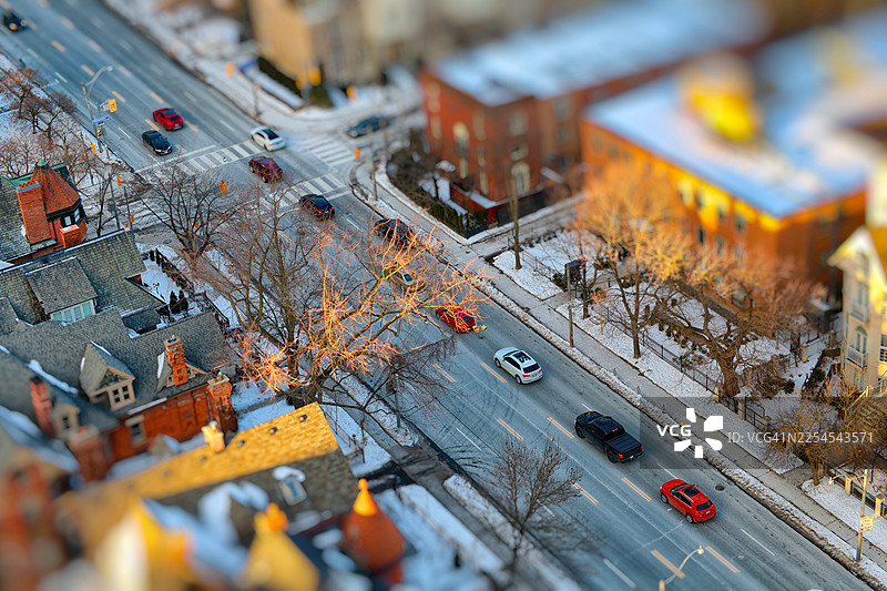 冰封小镇的冬日落日。移轴摄影图片素材