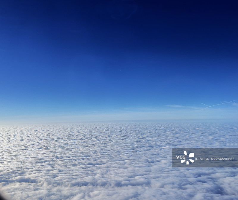 从飞机上拍摄的，海拔约26247英尺的空中视角。图片素材