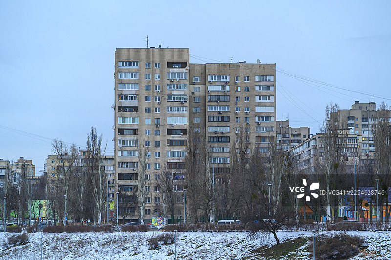 冬季基辅市的苏联时期住宅楼图片素材