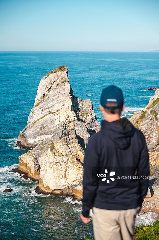 乌尔萨海滩的男子图片素材
