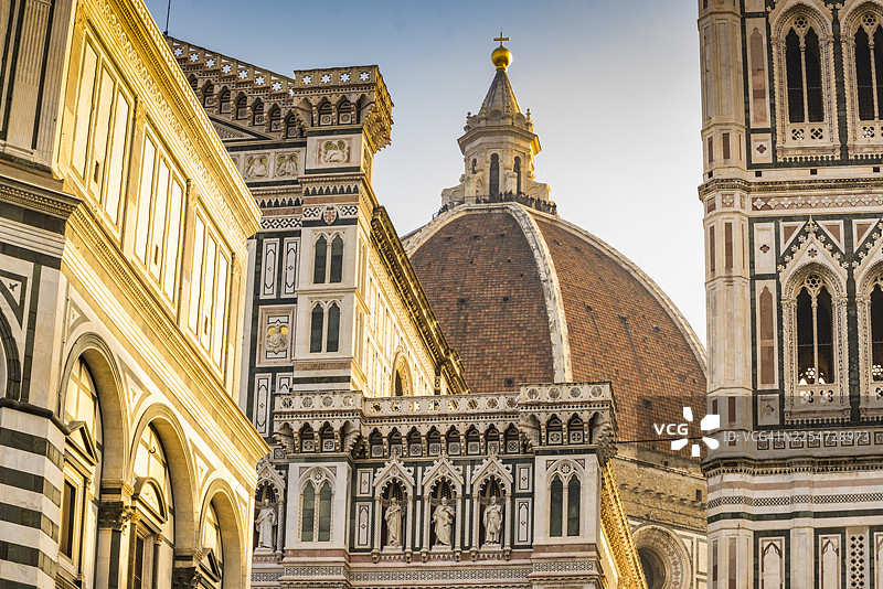 佛罗伦萨，圣母百花大教堂和乔托钟楼图片素材