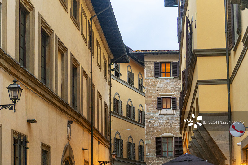 佛罗伦萨，马焦街沿岸的宫殿图片素材