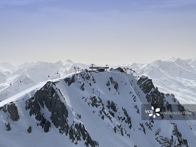 雪山和滑雪胜地图片素材