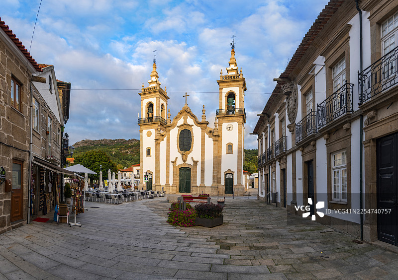 葡萄牙，维拉诺瓦德塞尔维拉教区教堂图片素材