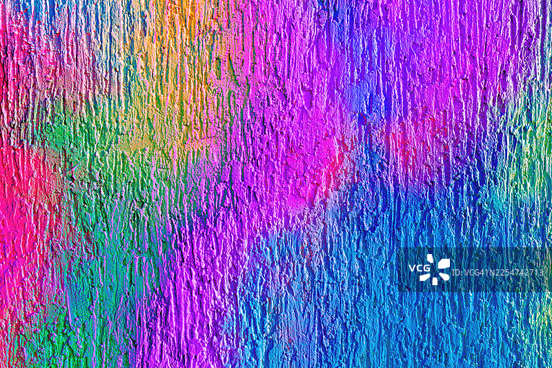 霓虹粉、绿、蓝的虹彩纹理漆面，适用于2000年代现代设计图片素材