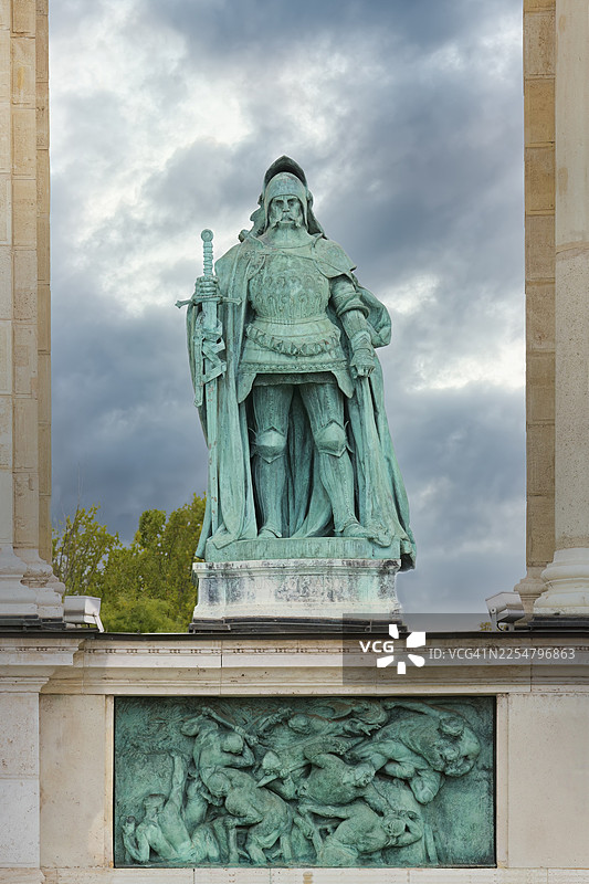 匈牙利英雄广场千禧年纪念碑中的领导人雕像，布达佩斯，匈牙利图片素材