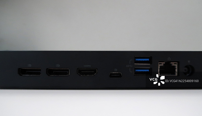 笔记本扩展坞外围的不同端口图片素材