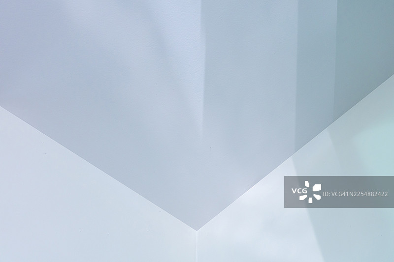 白色纹理墙上的极简抽象阴影图片素材