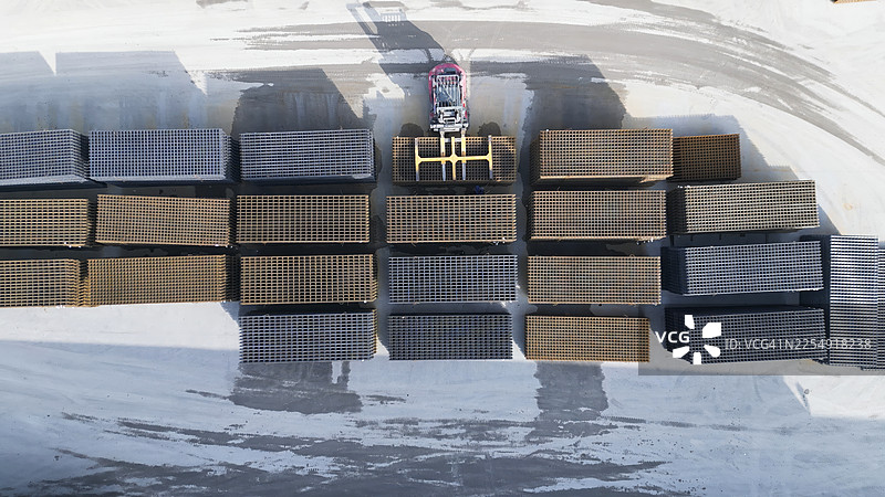 用于建筑材料的钢丝和钢筋工厂图片素材