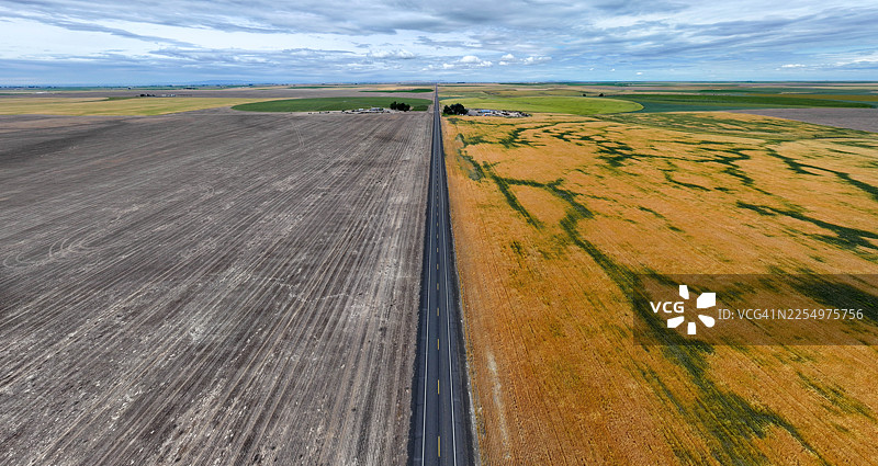 华盛顿州圆形农田的高角度航拍图图片素材