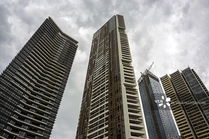 公寓酒店，阴天图片素材