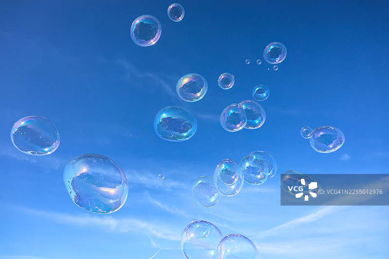 天空中的气泡图片素材