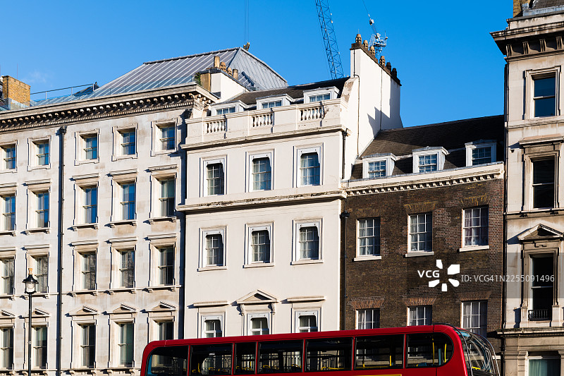 伦敦威斯敏斯特市的传统露台式建筑图片素材