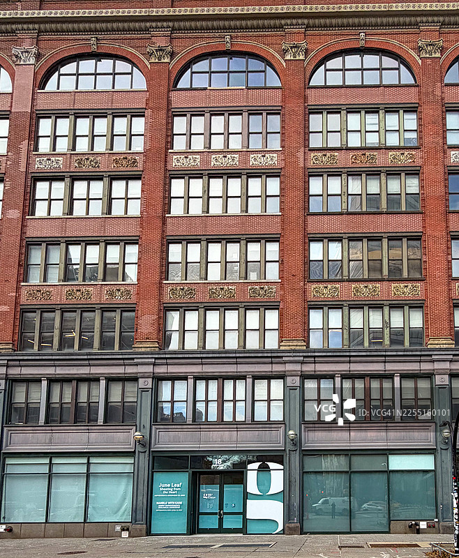 纽约市18 Cooper Square 建筑外观，底层为格雷艺术博物馆图片素材