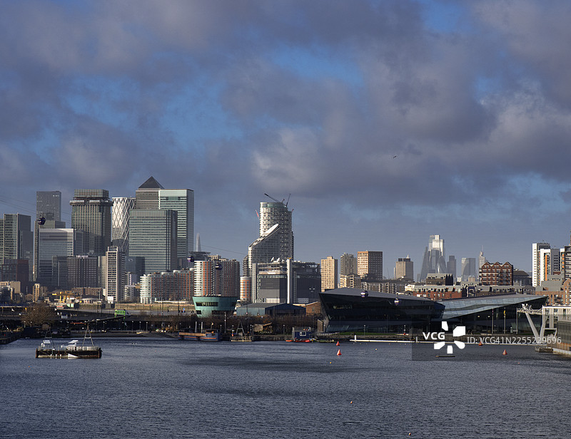 伦敦市政厅和伦敦天际线的鸟瞰图图片素材