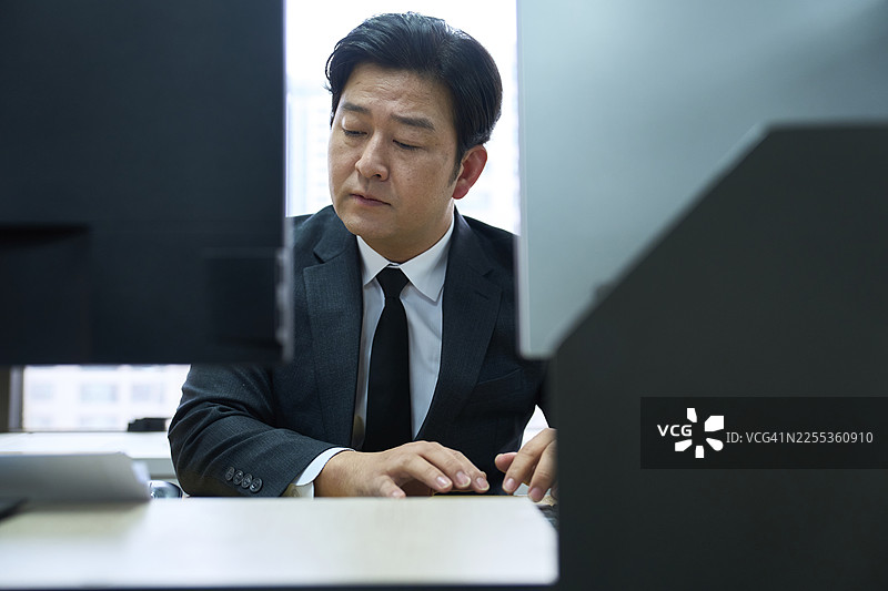 白领，办公室，商业，商人，经理，疲劳，过度劳累，压力图片素材