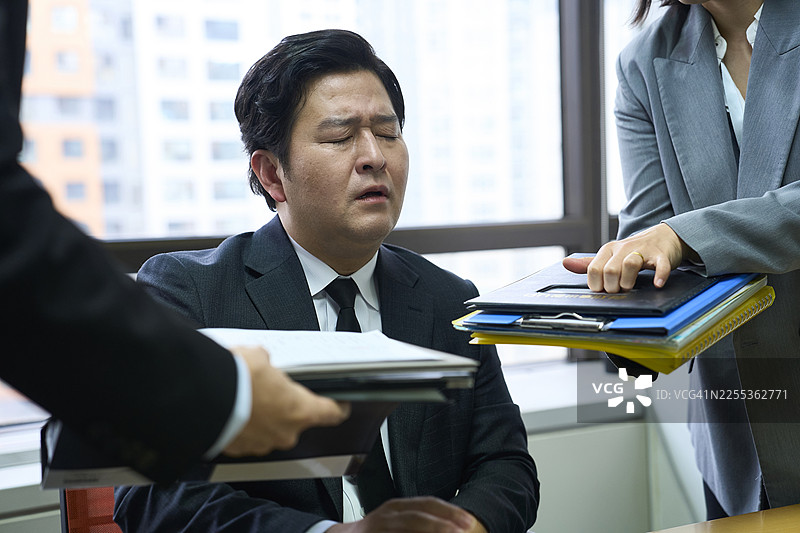 白领，办公室，商务，许可证，工作场所，报告，工作报告，精疲力尽，疲劳，压力，拒绝图片素材