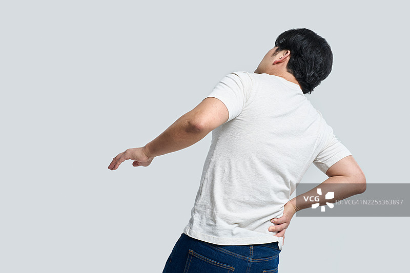 中年人，中年男子，疾病，背部，腰椎，背痛，椎间盘突出图片素材