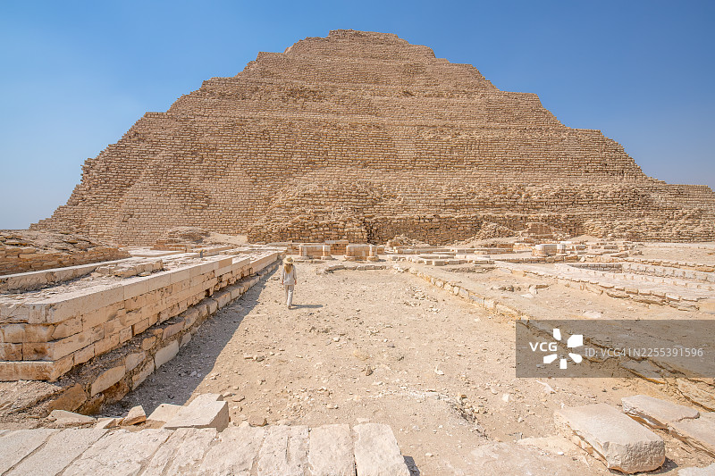 埃及的第一座金字塔图片素材