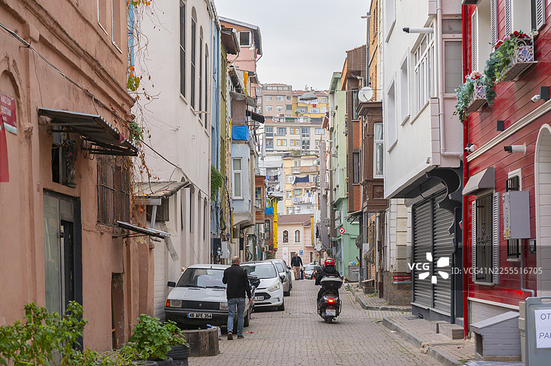 伊斯坦布尔巴拉特区的彩色建筑街道图片素材