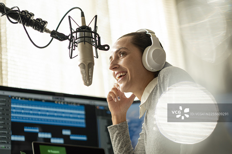 播客在现代媒体中的力量。副业图片素材