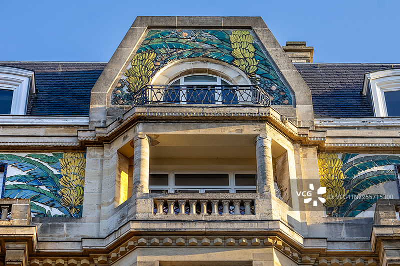比利时布鲁塞尔的香蕉马赛克装饰艺术建筑图片素材