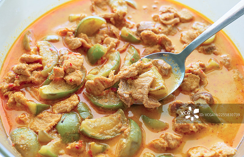 泰式红咖喱猪肉茄子椰奶图片素材