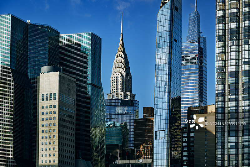 曼哈顿摩天大楼中的克莱斯勒大厦图片素材