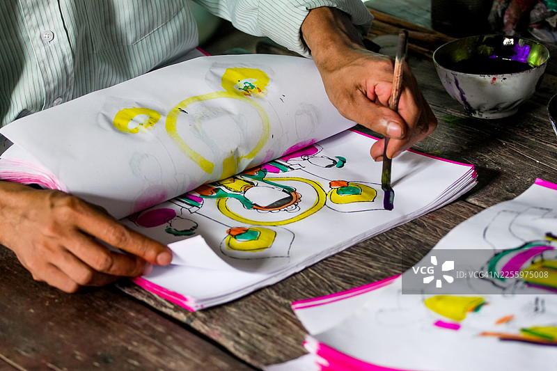 顺化市传统“Tết”木版年画祭祀画图片素材