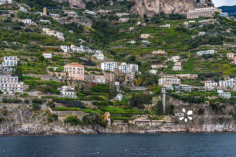 意大利拉韦洛，从波西塔诺到阿马尔菲海岸的海岸线景观图片素材