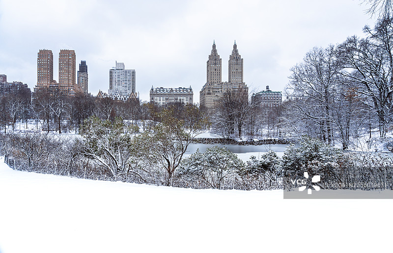 纽约雪中的中央公园图片素材