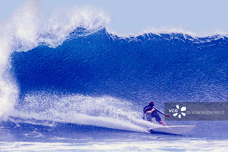 印度尼西亚，桑巴岛冲浪图片素材