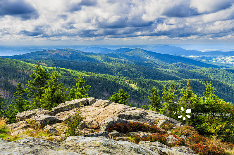 巴伐利亚森林国家公园大阿尔贝山的美景图片素材