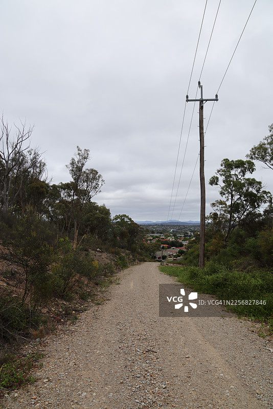 澳大利亚新南威尔士州东奎伯恩郊区的老悉尼路景观图片素材